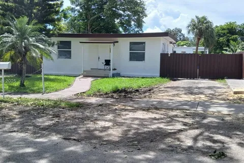 1280 NW 100th Ter, Miami FL 33147