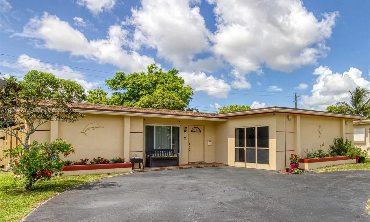 6530 NW 29th St, Sunrise FL 33313