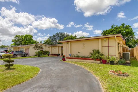 6530 NW 29th St, Sunrise FL 33313