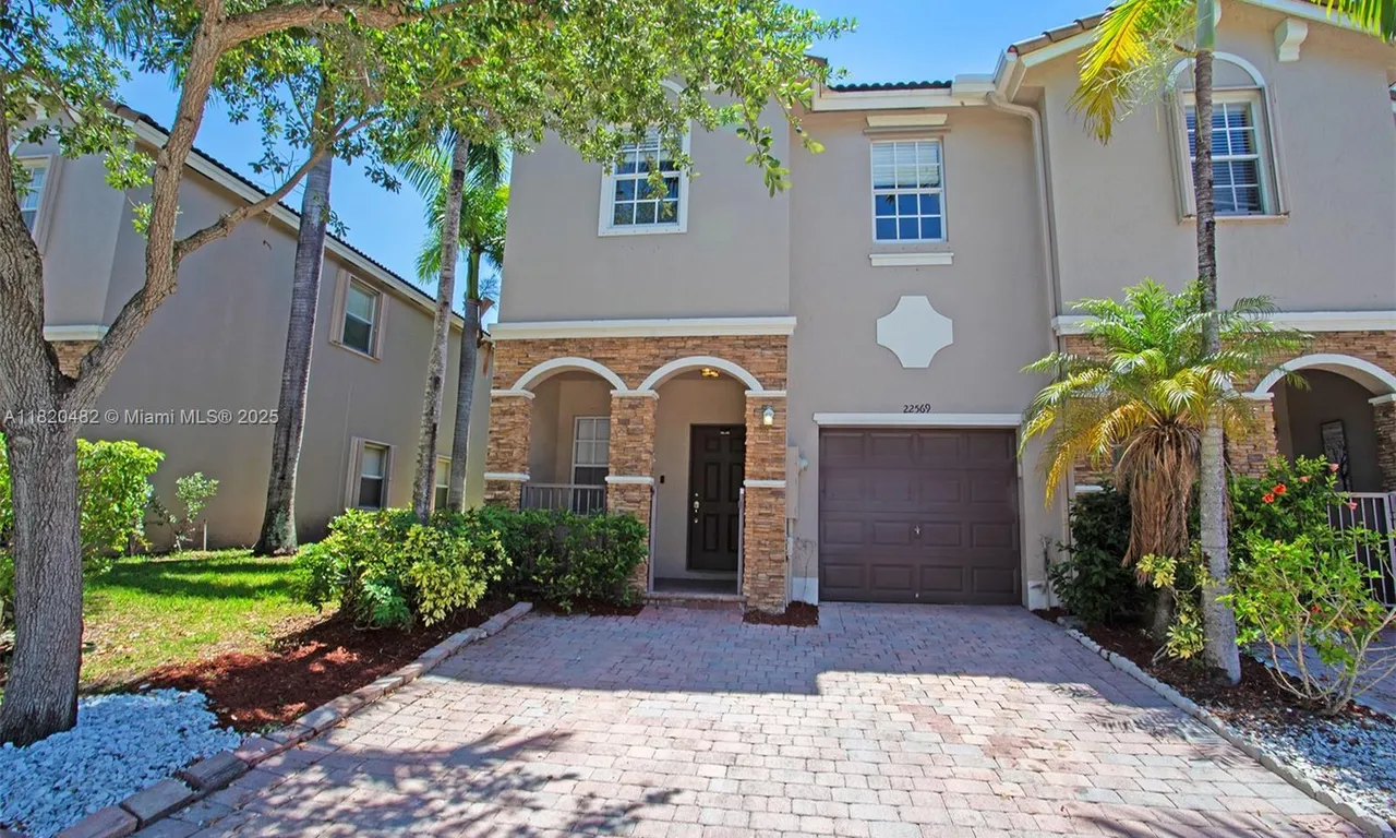 22569 SW 89th Pl, Cutler Bay FL 33190