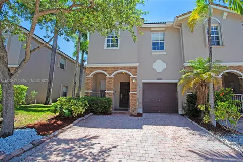 22569 SW 89th Pl, Cutler Bay FL 33190