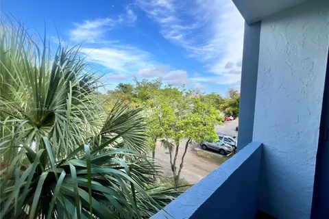 8351 Sands Point Blvd # A301, Tamarac FL 33321