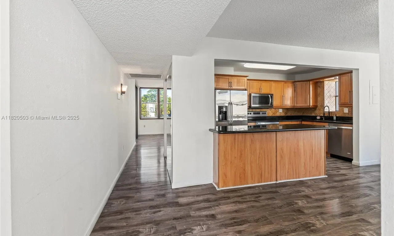 20291 NE 30th Ave, Aventura FL 33180
