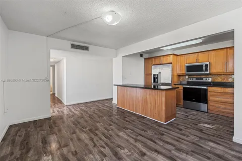 20291 NE 30th Ave, Aventura FL 33180