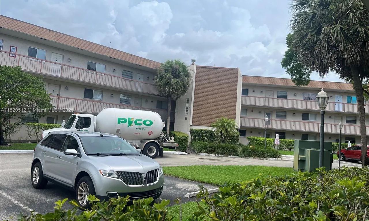 7450 NW 17th St # 107, Plantation FL 33313