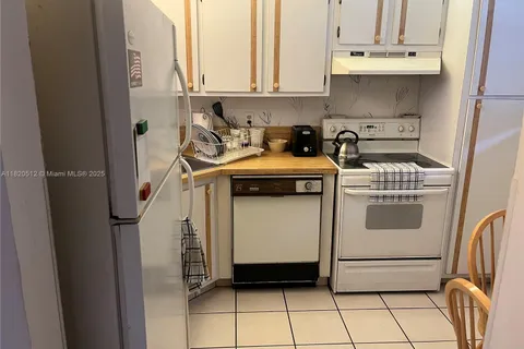 7450 NW 17th St # 107, Plantation FL 33313