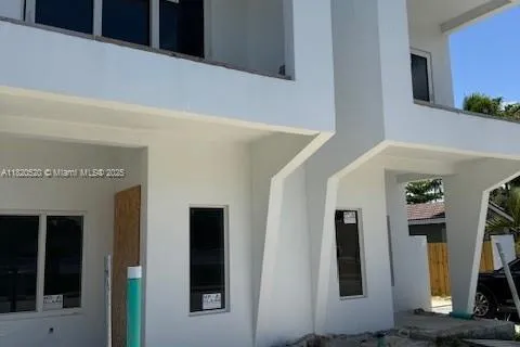 10290 SW 174th Ter, Miami FL 33157