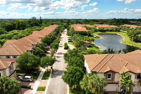 3962 Devenshire Ct, Coconut Creek FL 33073