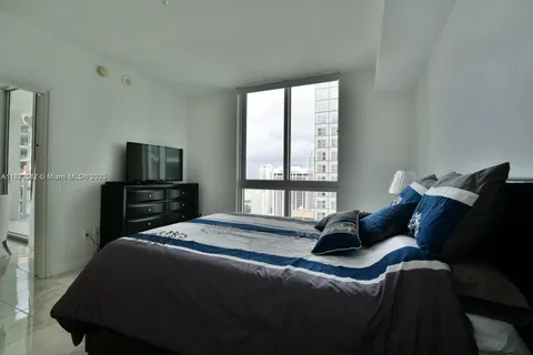 300 S Biscayne Blvd # 3103, Miami FL 33131