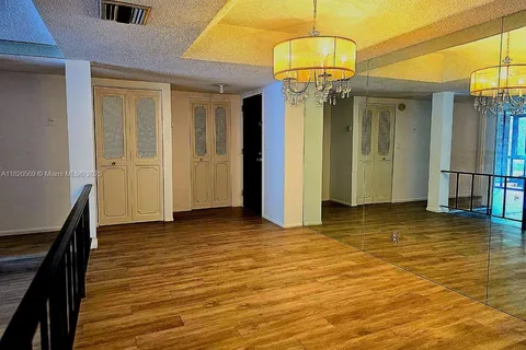 3730 Inverrary Dr, Lauderhill FL 33319
