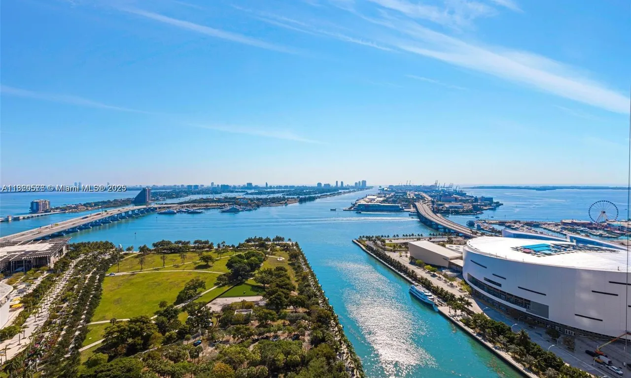 900 Biscayne Blvd # 3309, Miami FL 33132