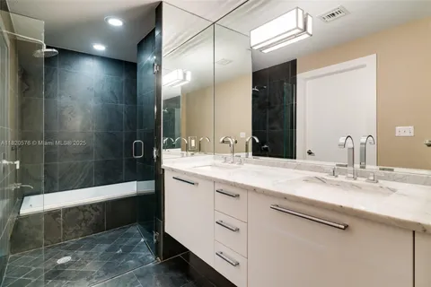 900 Biscayne Blvd # 3309, Miami FL 33132