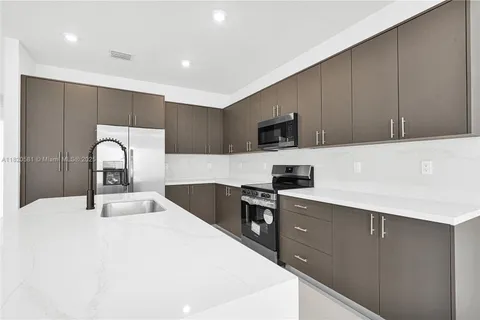 28841 SW 162nd Ave # A, Miami FL 33033