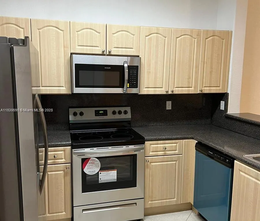 2758 SE 17th Ave # 102, Homestead FL 33035