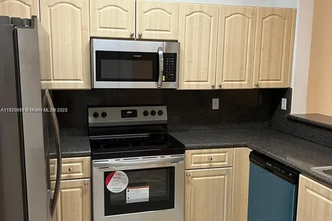 2758 SE 17th Ave # 102, Homestead FL 33035