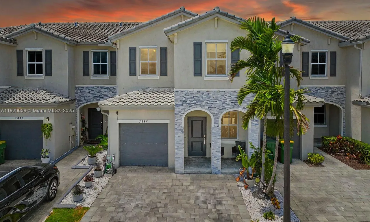 2647 SE 13th St, Homestead FL 33035