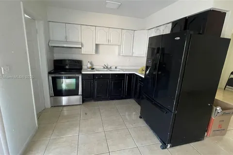 5900 Garfield St, Hollywood FL 33021
