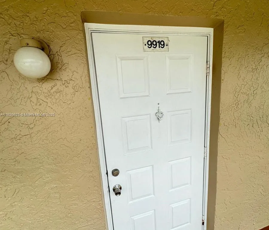 9919 Twin Lakes Dr # L, Coral Springs FL 33071