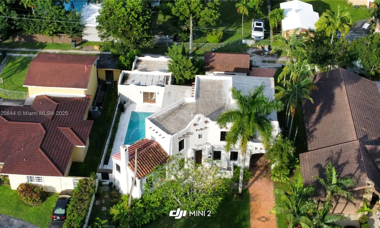 85 Deer Run, Miami Springs FL 33166