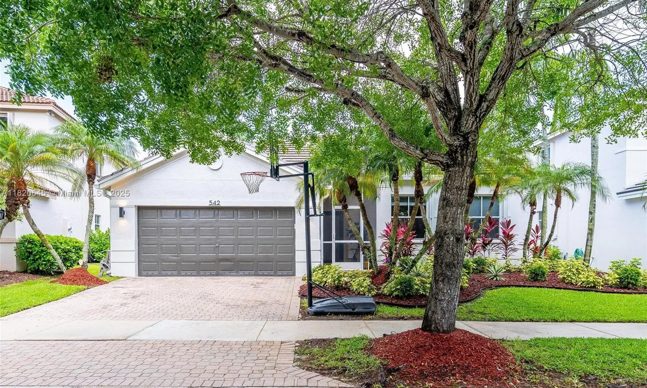 542 Penta Ct, Weston FL 33327