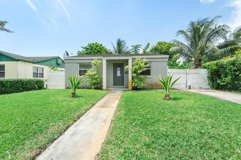 602 El Prado, West Palm Beach FL 33405