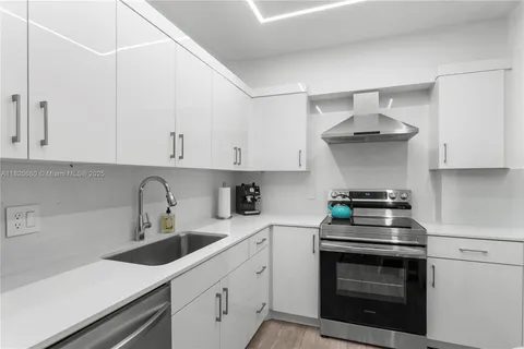 1965 S Ocean Dr # 11E, Hallandale Beach FL 33009