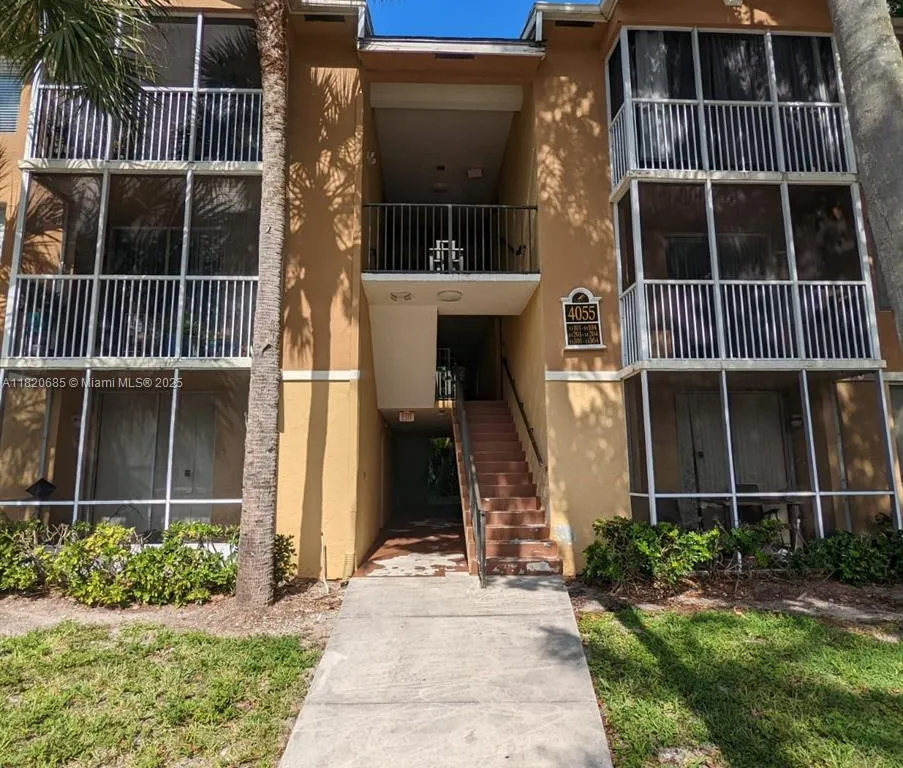 4055 W Mcnab Rd # H203, Pompano Beach FL 33069