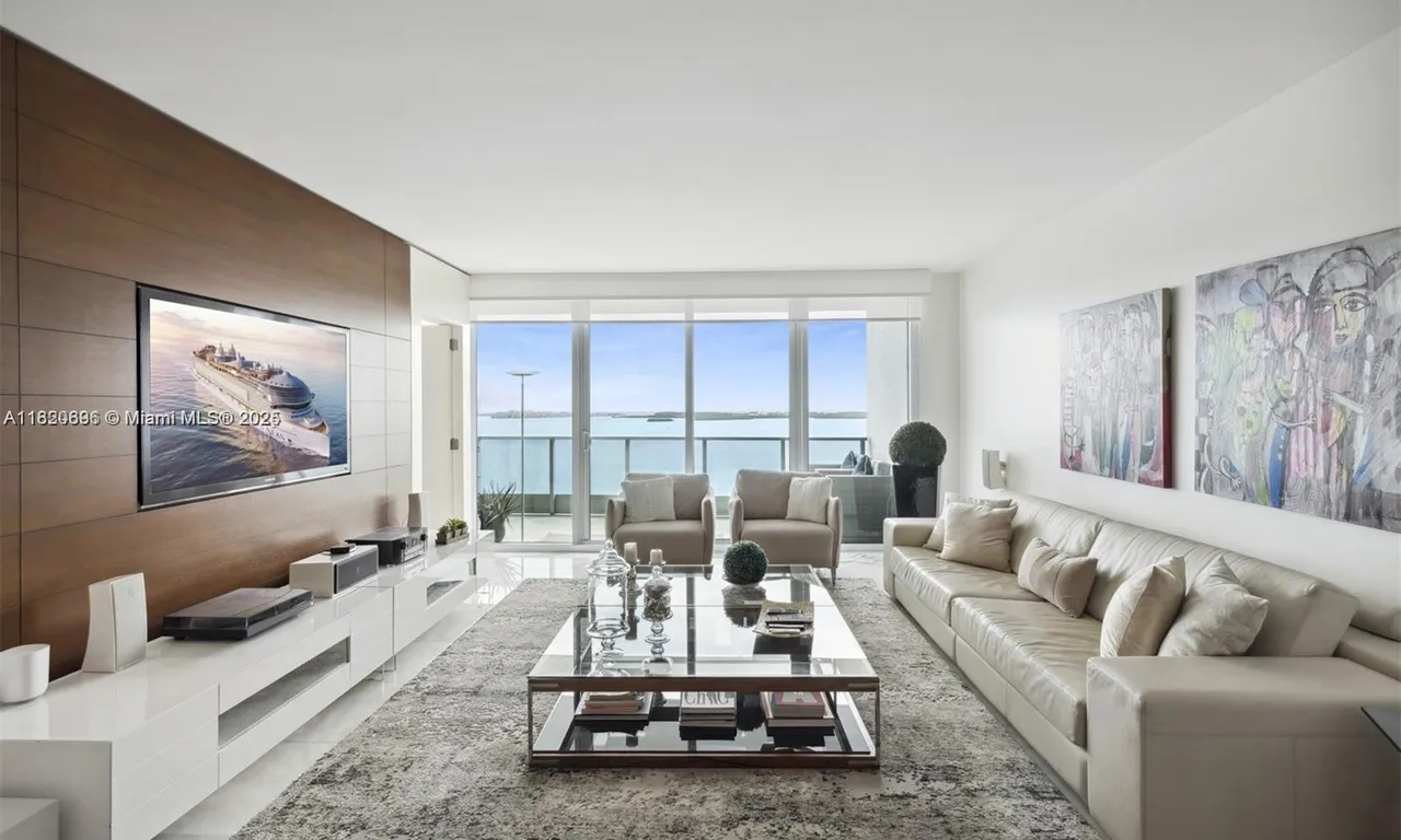 1331 Brickell Bay Dr # 1907, Miami FL 33131