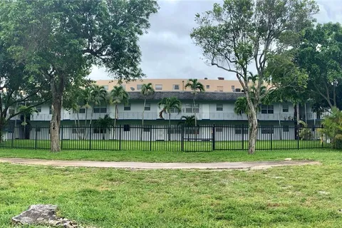 2134 Lincoln St # 16, Hollywood FL 33020