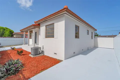 4485 E 8th Ave, Hialeah FL 33013