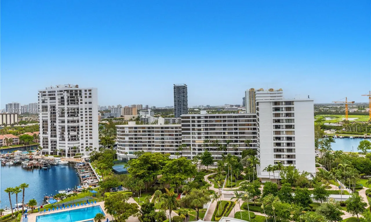 2500 PARKVIEW DRIVE # 1717, Hallandale Beach FL 33009