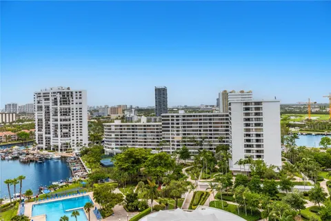 2500 PARKVIEW DRIVE # 1717, Hallandale Beach FL 33009