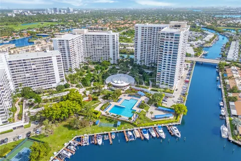 2500 PARKVIEW DRIVE # 1717, Hallandale Beach FL 33009