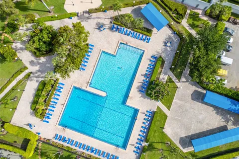2500 PARKVIEW DRIVE # 1717, Hallandale Beach FL 33009