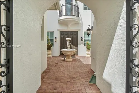 11076 NW 79th Pl, Parkland FL 33076