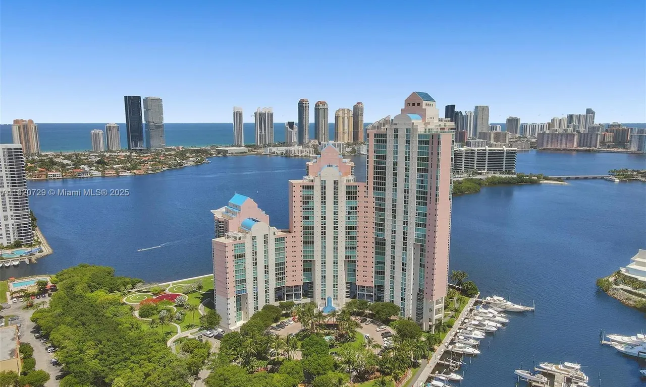 3370 Hidden Bay Dr # 3115, Aventura FL 33180