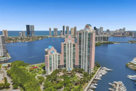 3370 Hidden Bay Dr # 3115, Aventura FL 33180