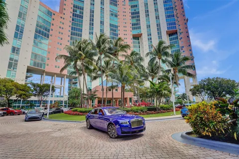 3370 Hidden Bay Dr # 3115, Aventura FL 33180