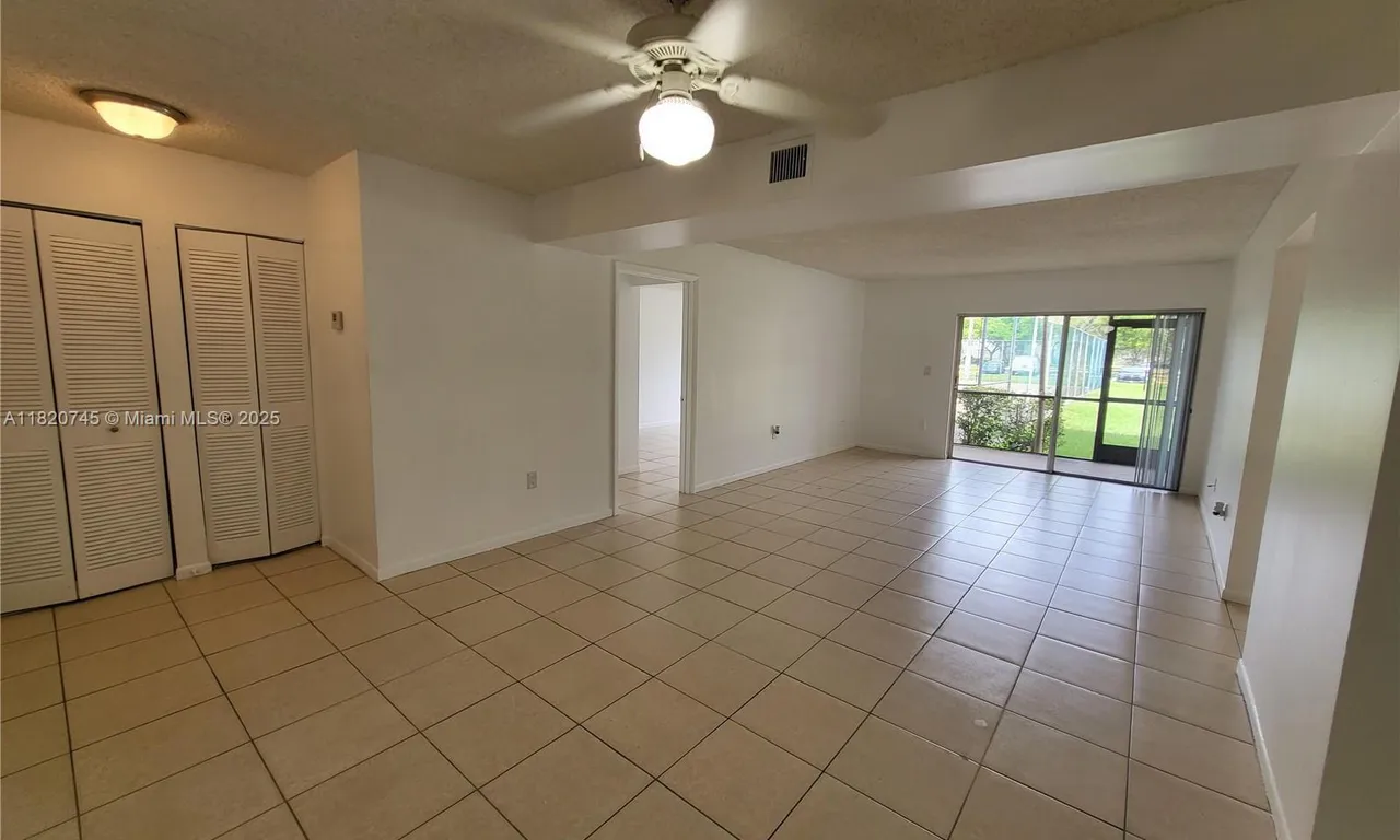 721 N Pine Island Rd # 121, Plantation FL 33324
