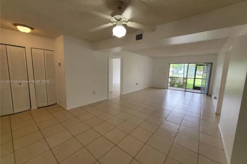 721 N Pine Island Rd # 121, Plantation FL 33324