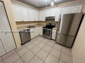721 N Pine Island Rd # 121, Plantation FL 33324