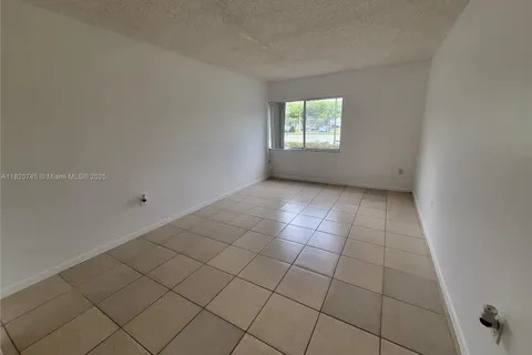 721 N Pine Island Rd # 121, Plantation FL 33324