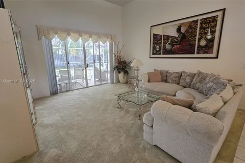 10257 SW 12th St, Pembroke Pines FL 33025