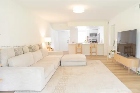 3250 N Palm Aire Dr # 202, Pompano Beach FL 33069