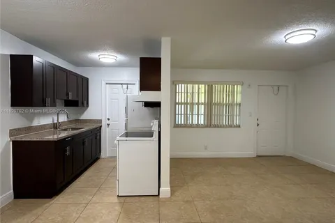 2900 NE 17th Ave # 208, Pompano Beach FL 33064