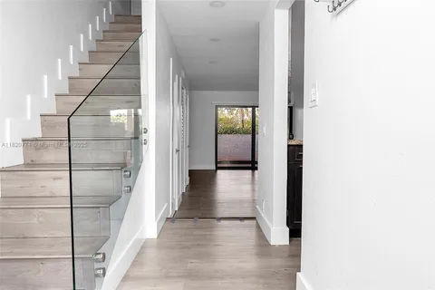 1901 NW S River Dr # 28C, Miami FL 33125