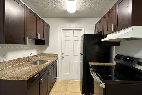 2900 NE 17th Ave # 107, Pompano Beach FL 33064