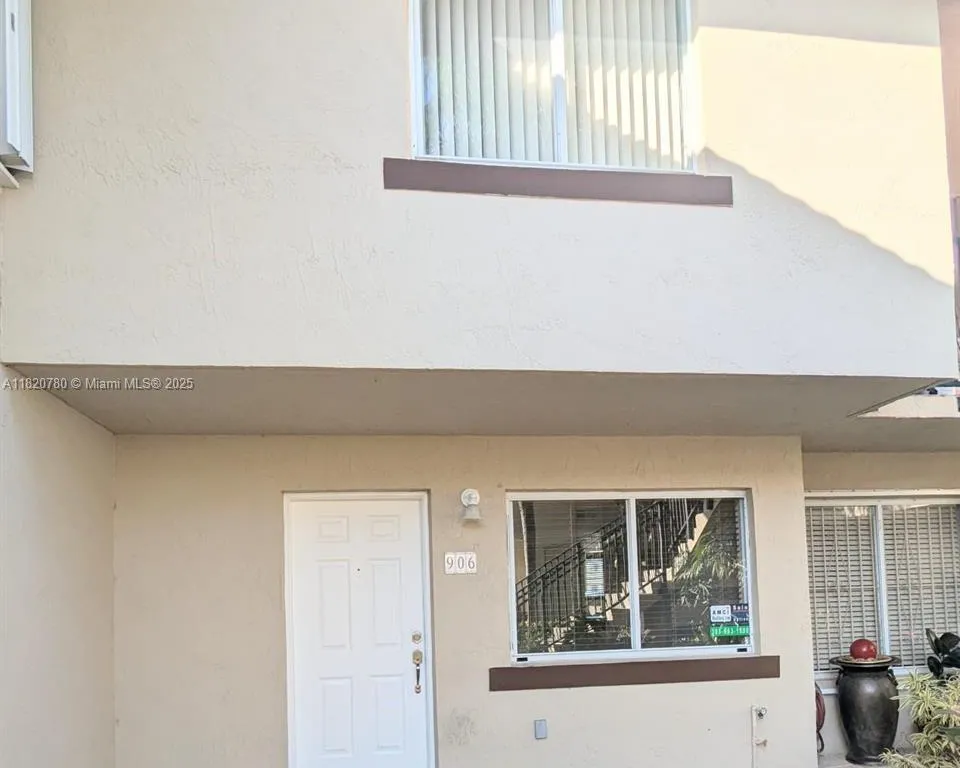 431 NW 82nd Ave # 906, Miami FL 33126