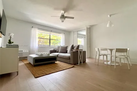 195 Sunrise Dr # 8, Key Biscayne FL 33149