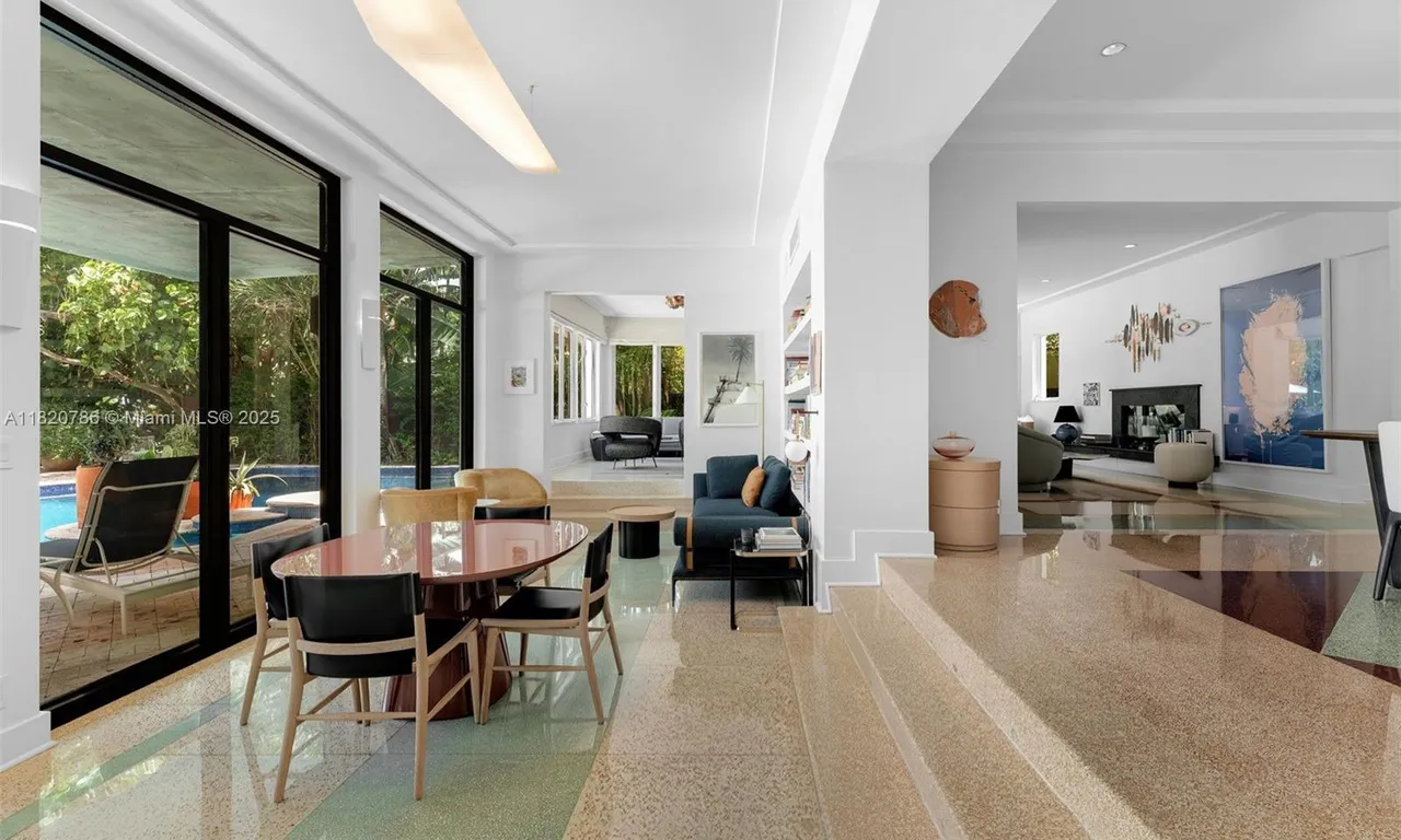 6165 Pine Tree Dr, Miami Beach FL 33140